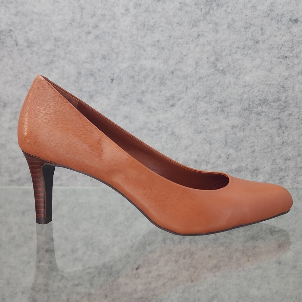 New - Ralph Lauren - brown leather pump heels harper